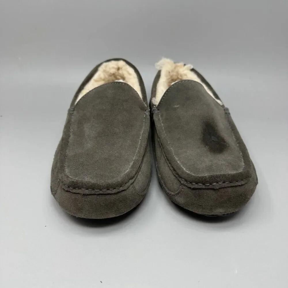 UGG Ascot Mens Slippers Loafer Size 9 Gray Suede Sheepskin Lined Shoes